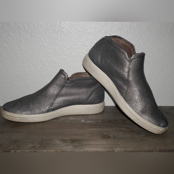 Ecco - Picture 1 of 5